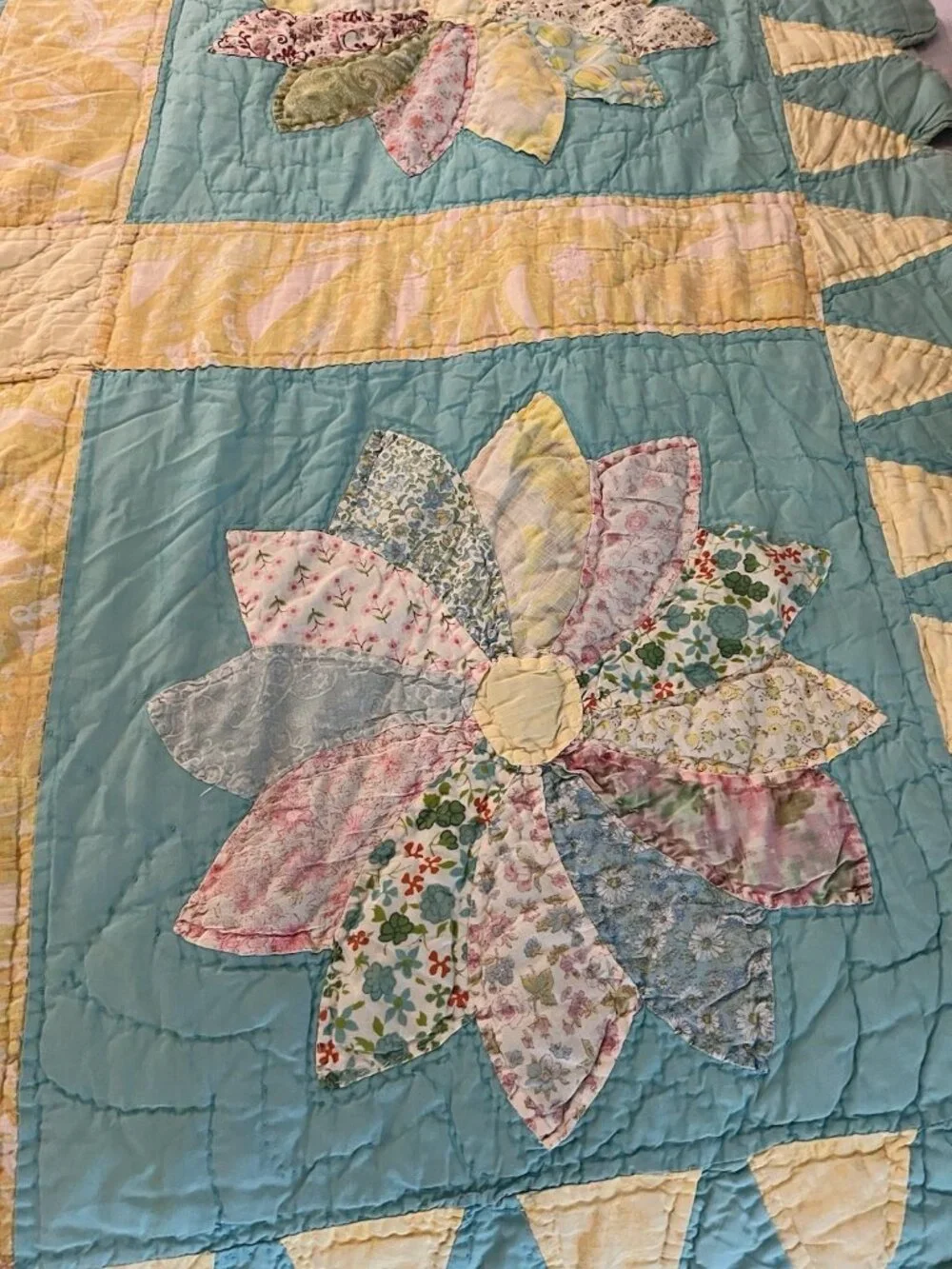 Dresden Floral Pinwheel Plates Quilt Pastel Scalloped Vtg Hand Stitched 60x80